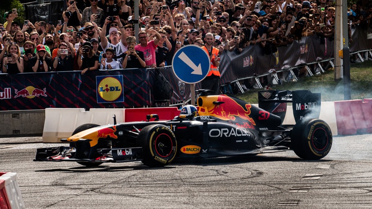 Red Bull Showrun v Praze 