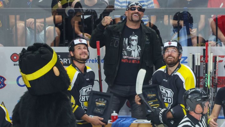 Karlos Vémola s Tomášem Kundrátkem a Michalem Kempným 