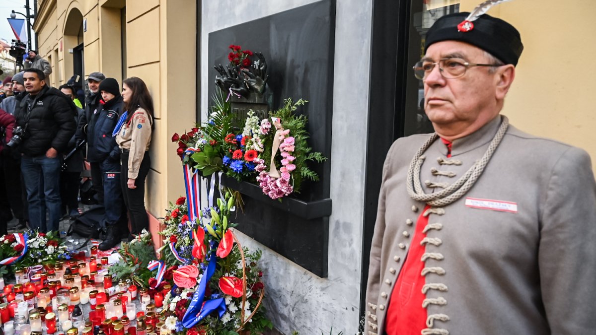 Připomínka 17. listopadu na Národní třídě v Praze (2024)