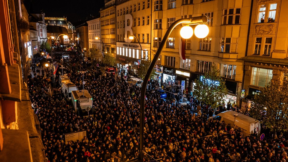 Připomínka 17. listopadu na Národní třídě v Praze (2024)