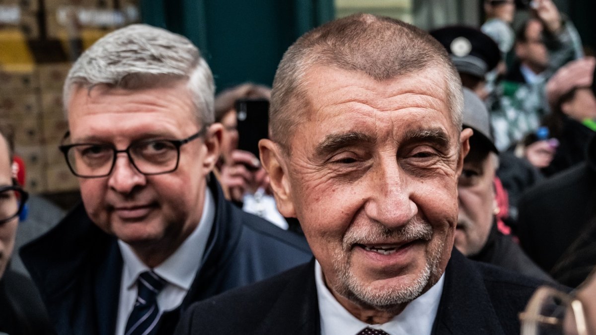 Andrej Babiš na Národní třídě během oslav 17. listopadu
