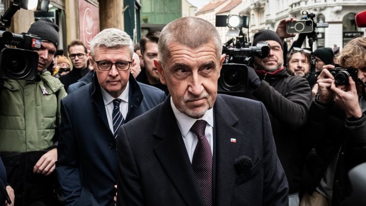 Andrej Babiš na Národní třídě během oslav 17. listopadu