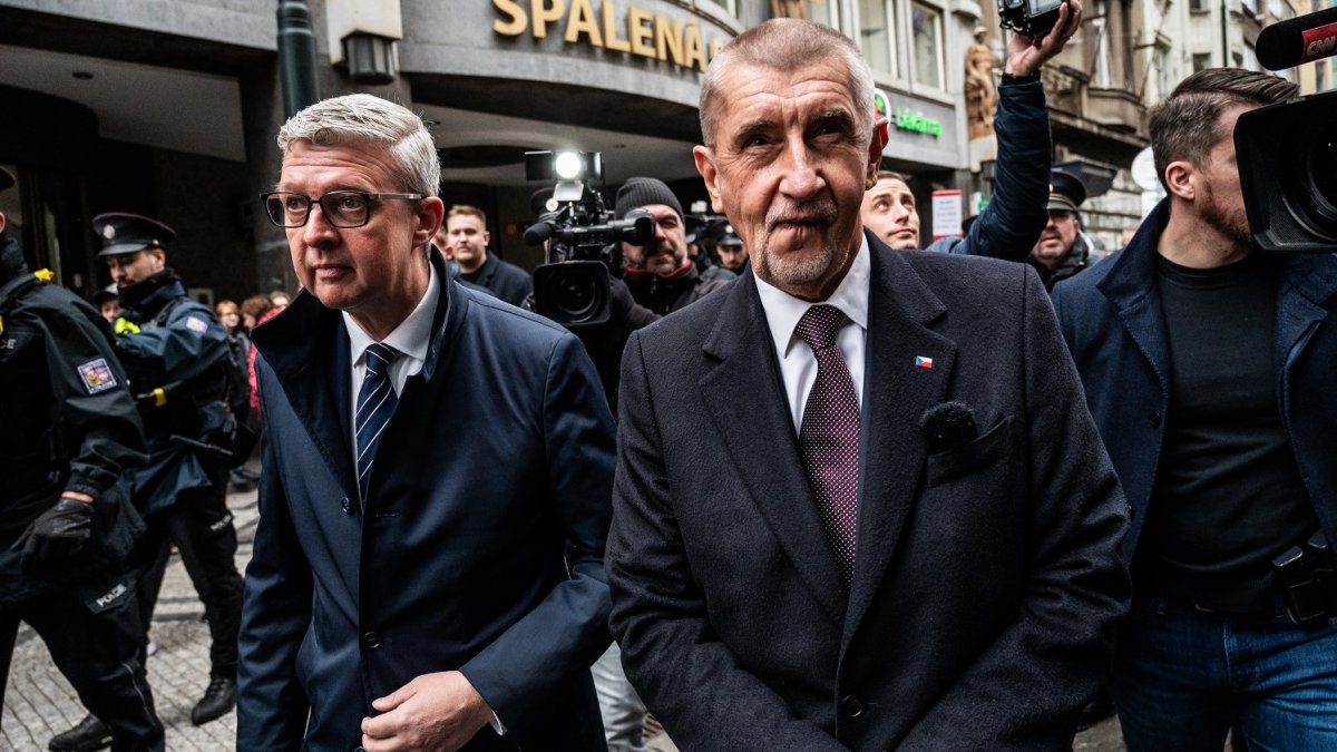 Andrej Babiš na Národní třídě během oslav 17. listopadu