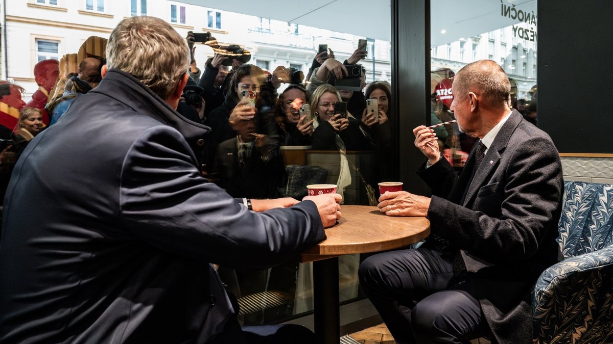 Andrej Babiš s Karlem Havlíčkem na Národní třídě během oslav 17. listopadu