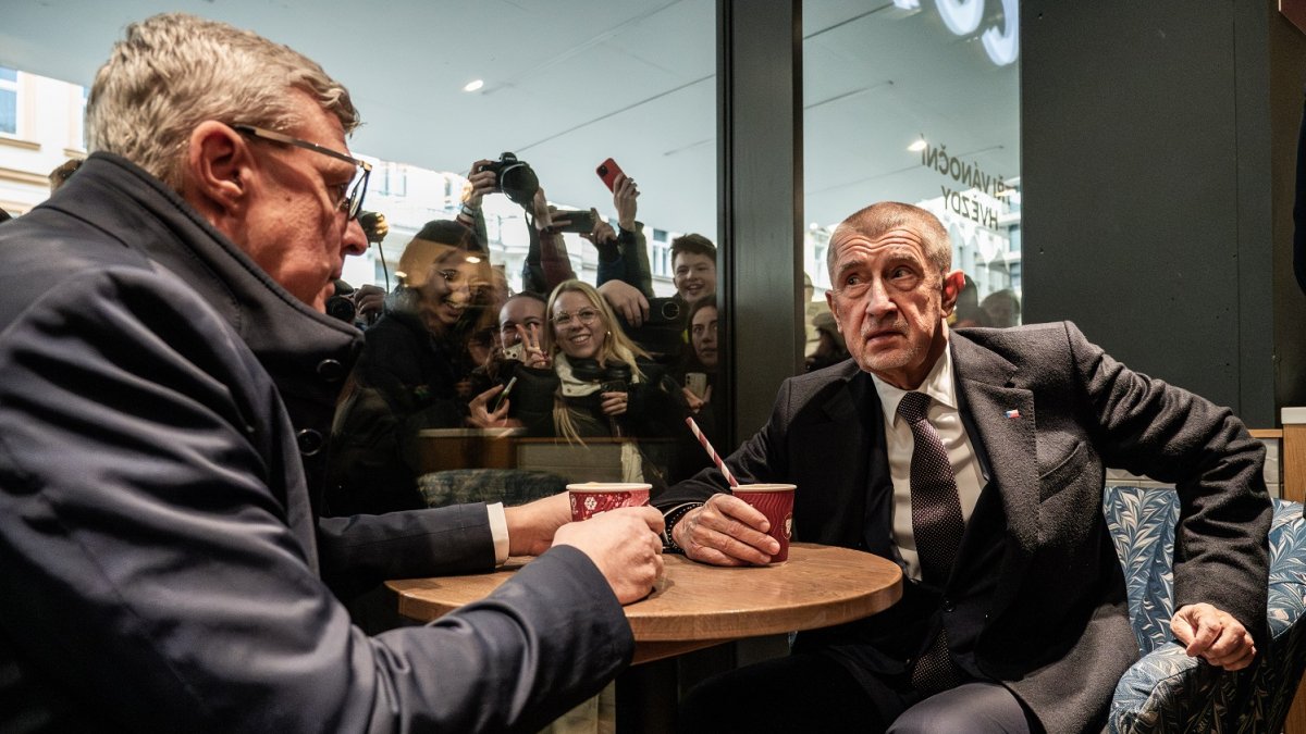 Andrej Babiš s Karlem Havlíčkem na Národní třídě během oslav 17. listopadu