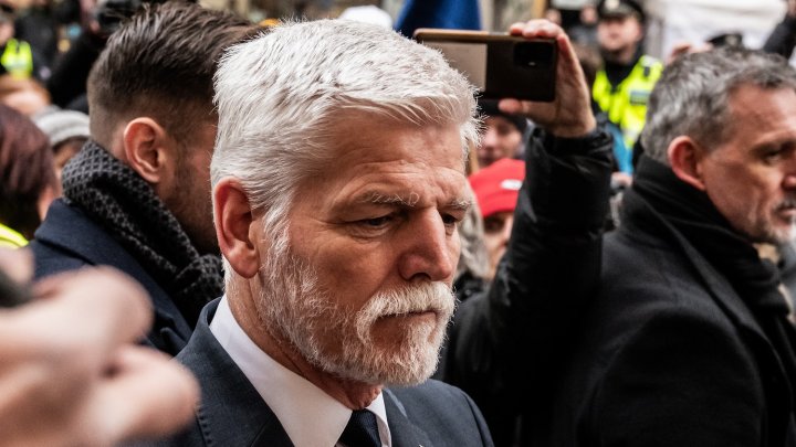 Petr Pavel na Národní třídě během oslav 17. listopadu