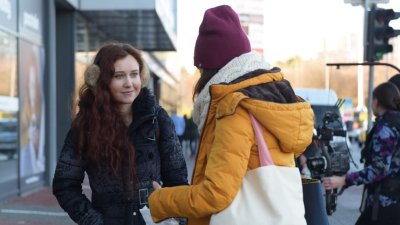 Začalo natáčení nového filmu režisérky Evy Toulové Deník shopaholičky. 