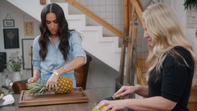 Meghan Markle sdílela dosud nezveřejněnou scénu, která byla vystřižena z jejího seriálu na Netflixu.
