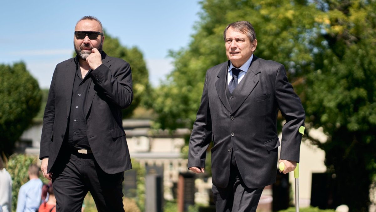 Lidé se ve Strašnicích rozloučili s Jiřím Krampolem. (8.8.2025)