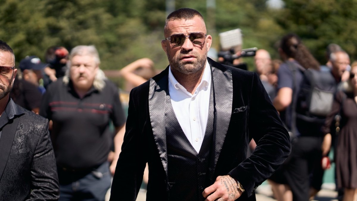 Lidé se ve Strašnicích rozloučili s Jiřím Krampolem. (8.8.2025)