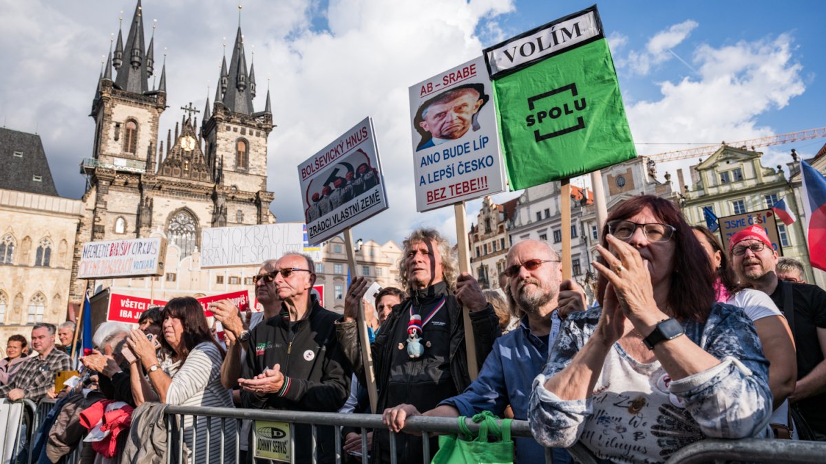 V Praze proběhla demonstrace Zabraňme vládě extremistů. (28.9.2025)