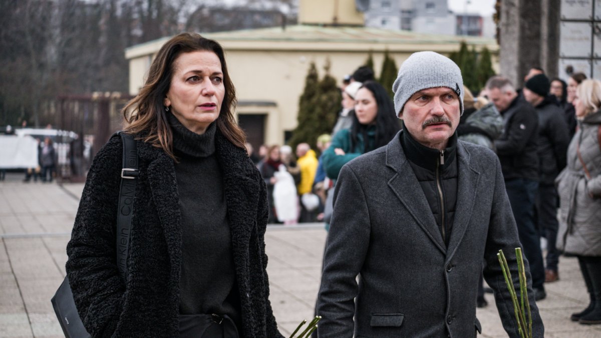 Blízcí a přátelé se rozloučili s moderátorem Patrikem Hezuckým. (12.12.2025)