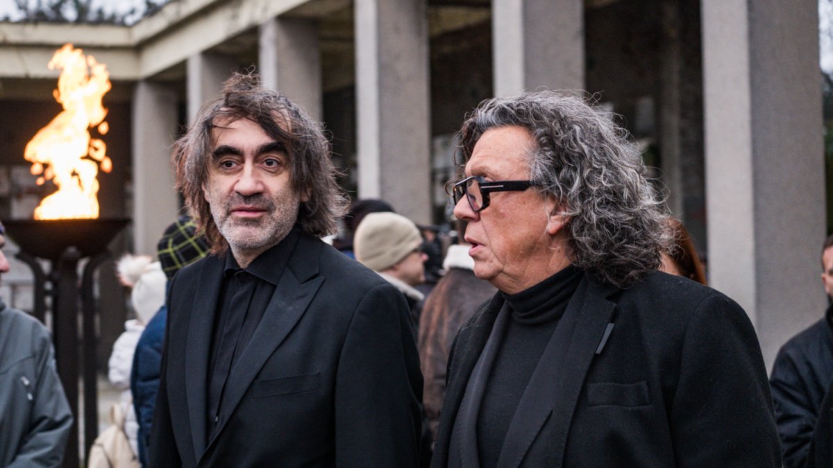 Blízcí a přátelé se rozloučili s moderátorem Patrikem Hezuckým. (12.12.2025)