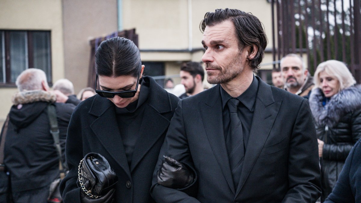 Blízcí a přátelé se rozloučili s moderátorem Patrikem Hezuckým. (12.12.2025)