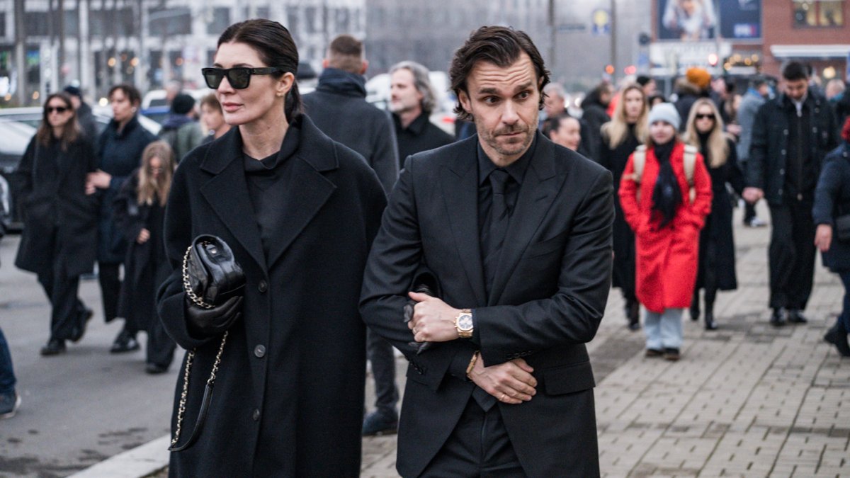 Blízcí a přátelé se rozloučili s moderátorem Patrikem Hezuckým. (12.12.2025)