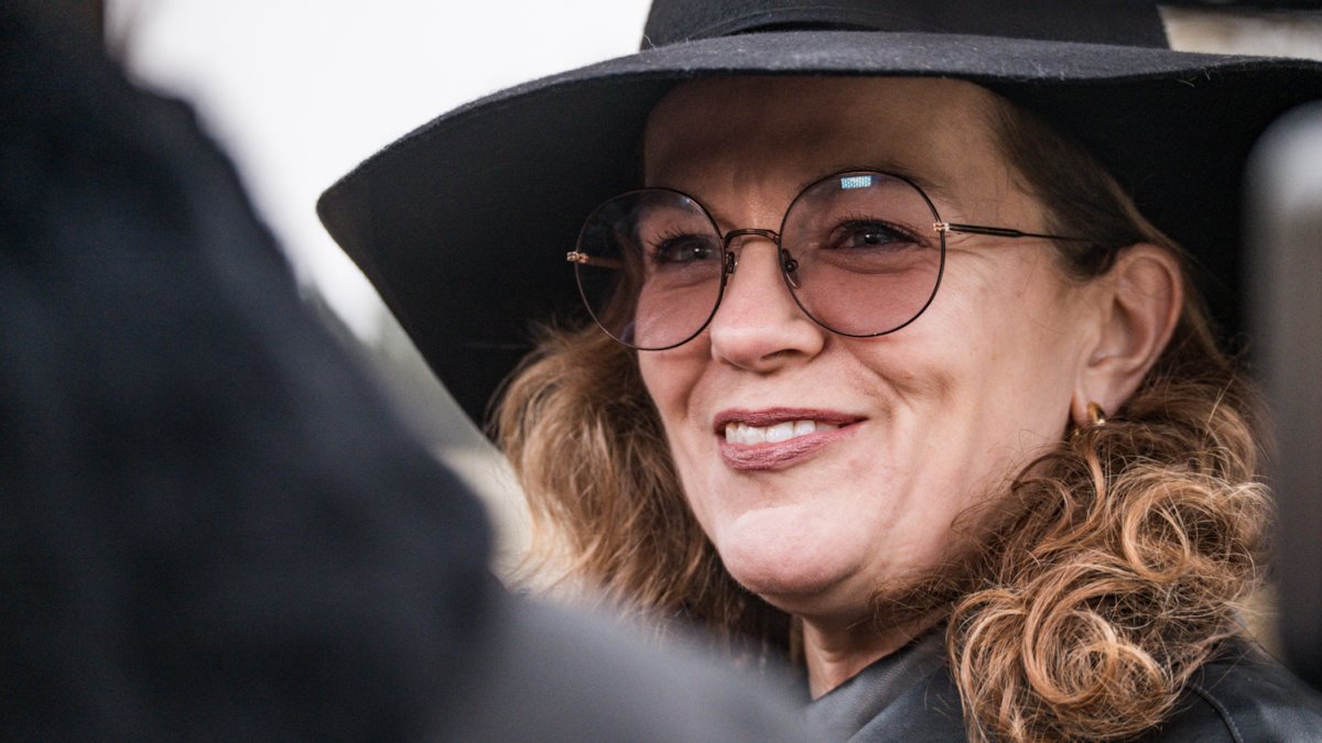 Blízcí a přátelé se rozloučili s moderátorem Patrikem Hezuckým. (12.12.2025)