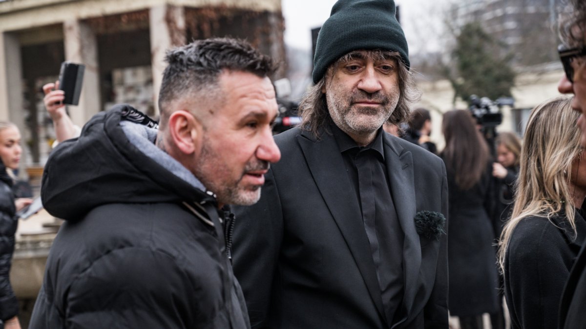 Blízcí a přátelé se rozloučili s moderátorem Patrikem Hezuckým. (12.12.2025)