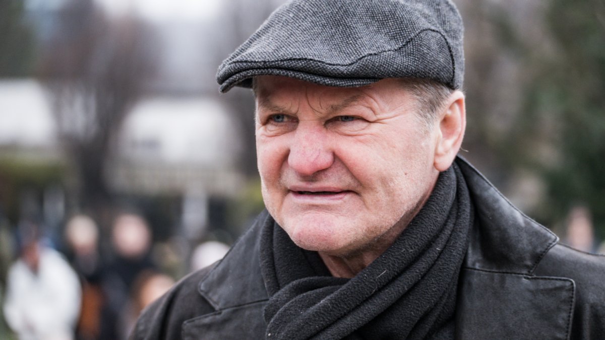 Blízcí a přátelé se rozloučili s moderátorem Patrikem Hezuckým. (12.12.2025)