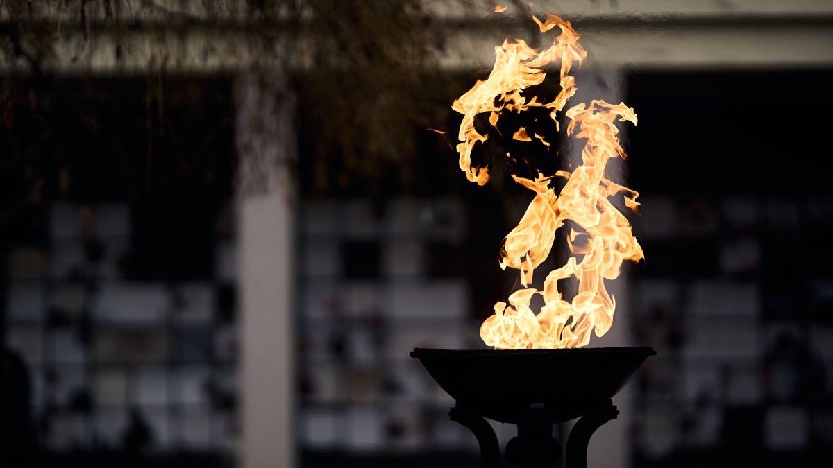 Blízcí a přátelé se rozloučili s moderátorem Patrikem Hezuckým. (12.12.2025)