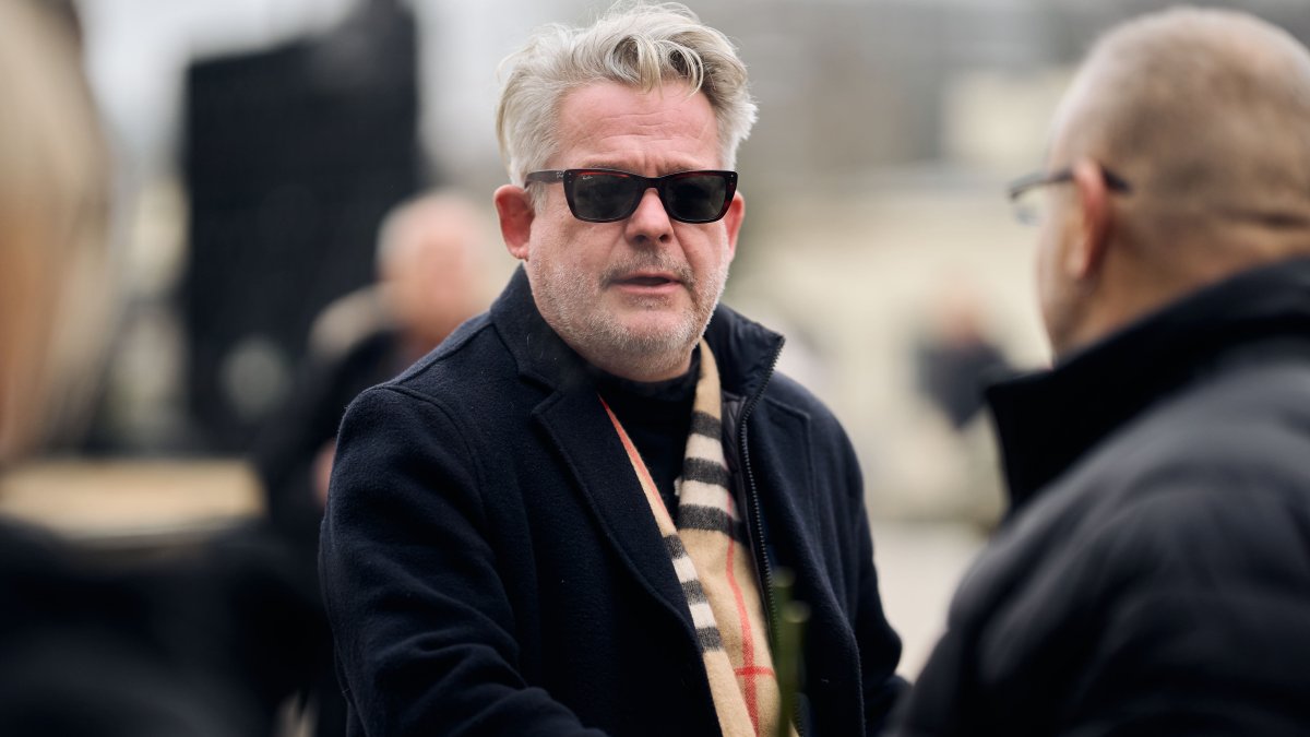 Blízcí a přátelé se rozloučili s moderátorem Patrikem Hezuckým. (12.12.2025)