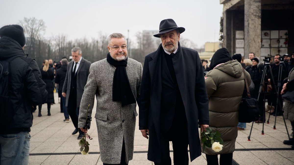 Blízcí a přátelé se rozloučili s moderátorem Patrikem Hezuckým. (12.12.2025)