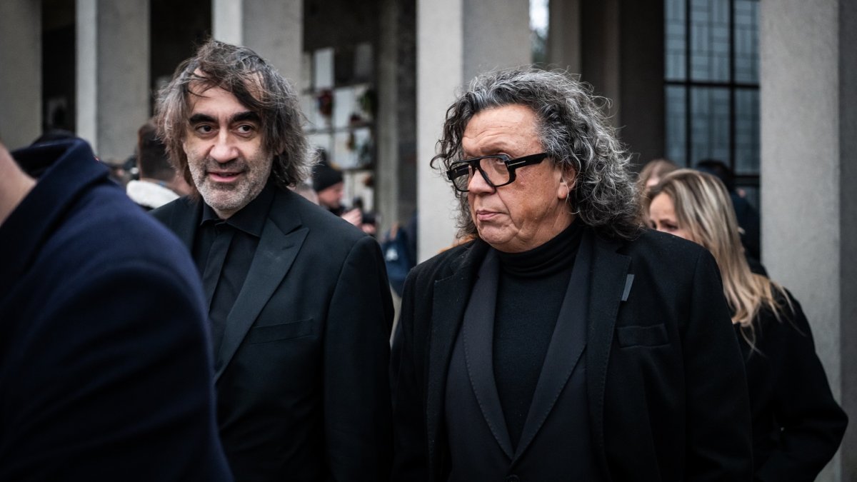 Blízcí a přátelé se rozloučili s moderátorem Patrikem Hezuckým. (12.12.2025)