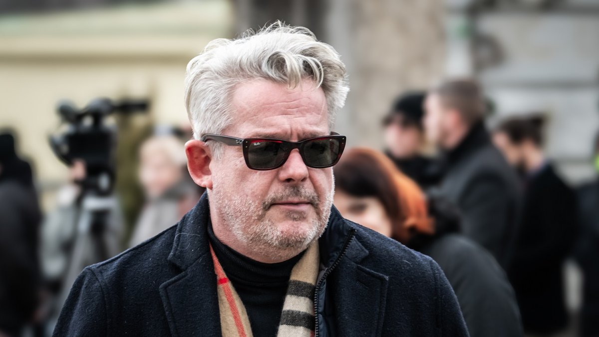 Blízcí a přátelé se rozloučili s moderátorem Patrikem Hezuckým. (12.12.2025)