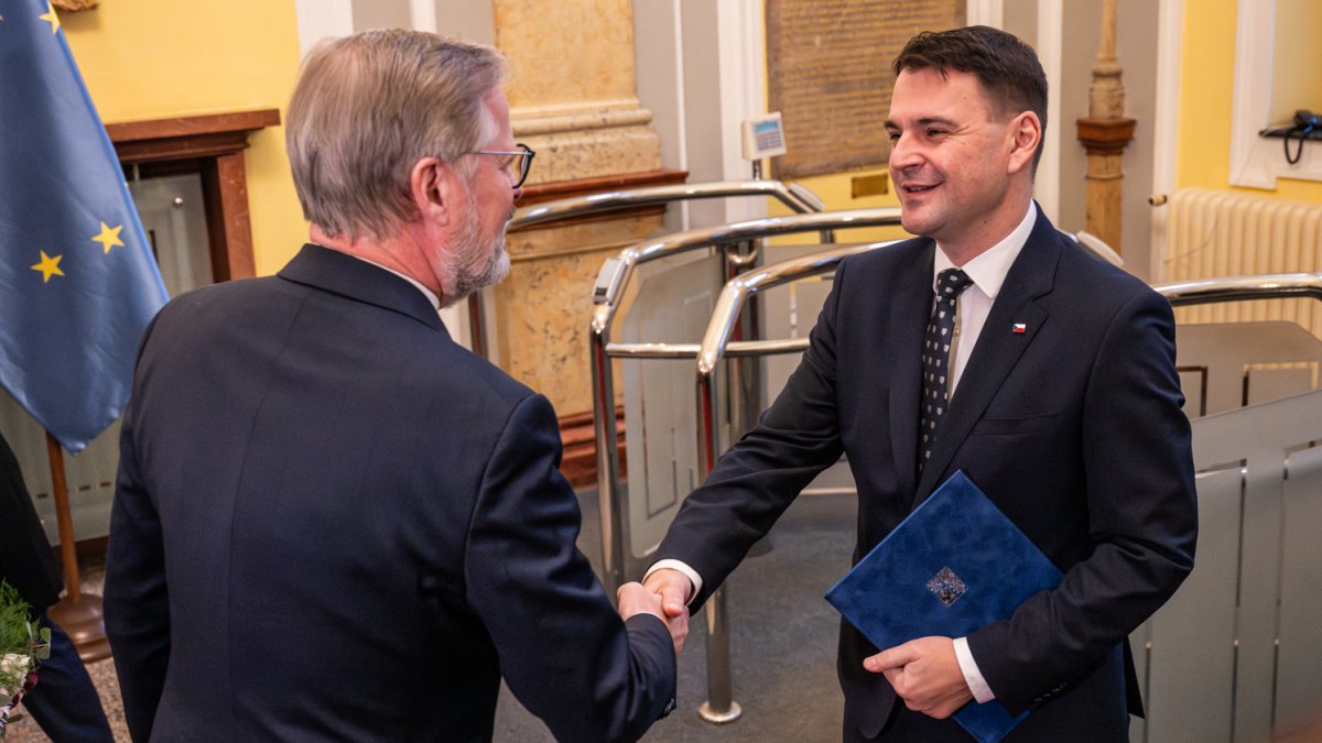 Nová Babišova vláda poprvé zasedala. (15.12.2025)