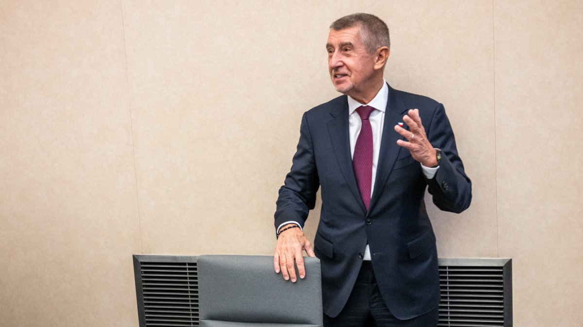 Nová Babišova vláda poprvé zasedala. (15.12.2025)