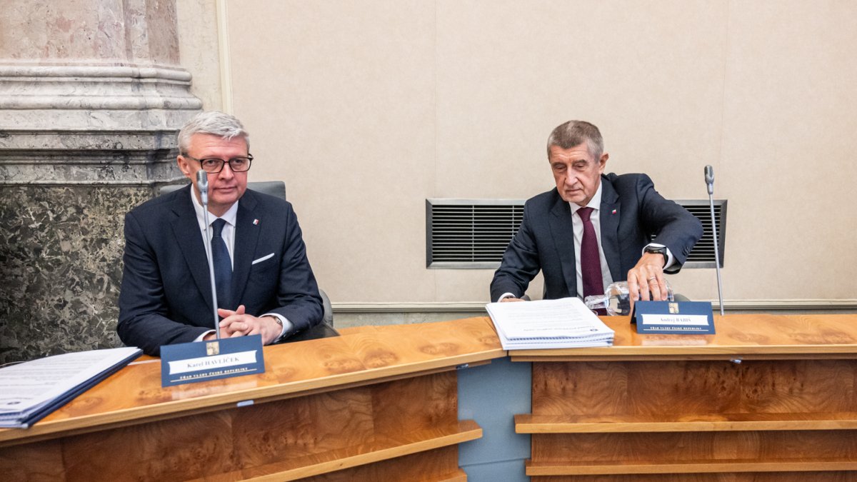 Nová Babišova vláda poprvé zasedala. (15.12.2025)