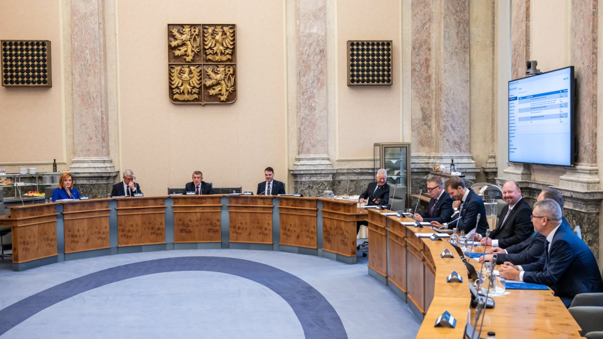 Nová Babišova vláda poprvé zasedala. (15.12.2025)