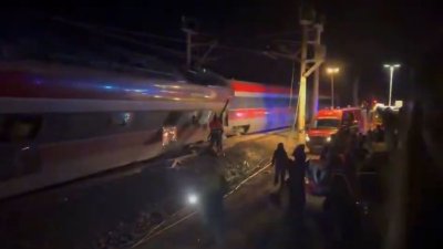 Ve Španělsku se srazily dva rychlovlaky