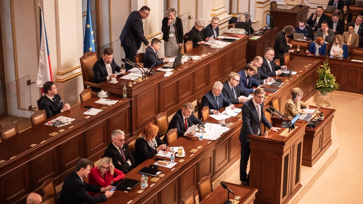 Poslanecká sněmovna jedná o vyslovení nedůvěry vládě. (3.2.2026)