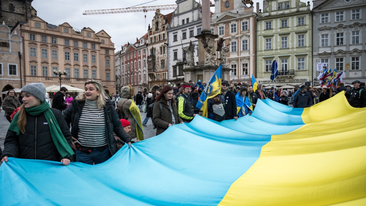 Na Staroměstském náměstí se koná demonstrace na podporu Ukrajiny. (21.2.2026)