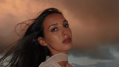 Charlotte Gottová se pochlubila novými fotkami. 