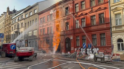 Hasiči zasahují u požáru na Letné. (10.3.2026)