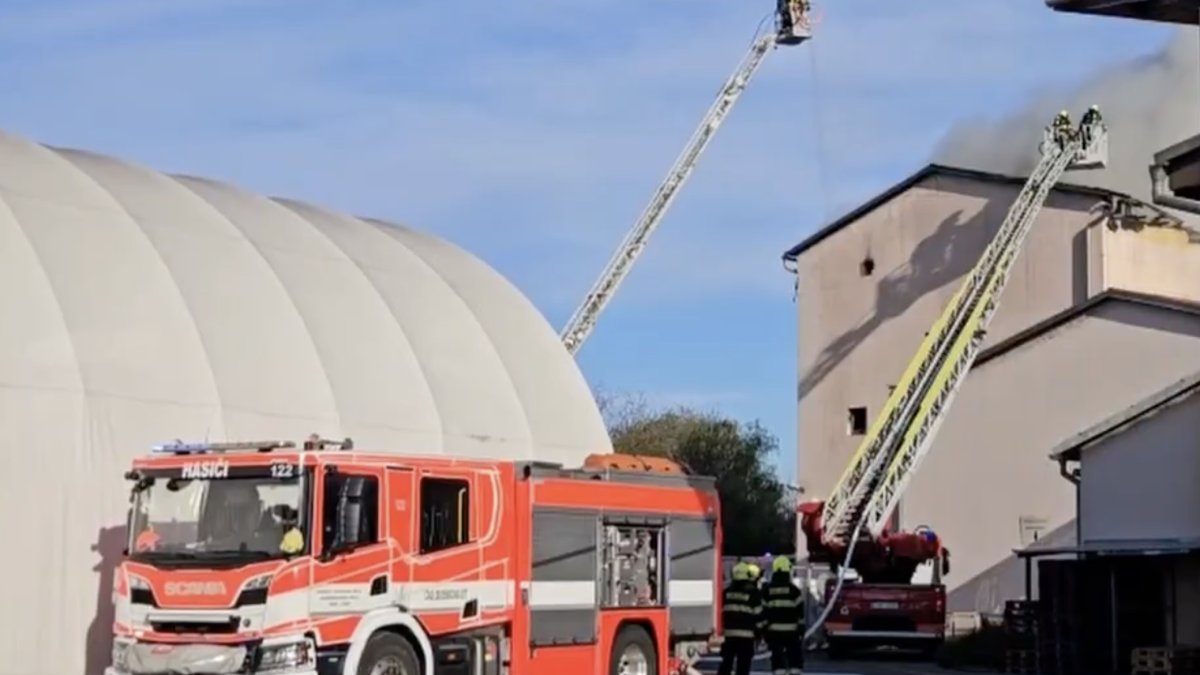 Hasiči zasahují u požáru v Brně. (20.4.2026)
