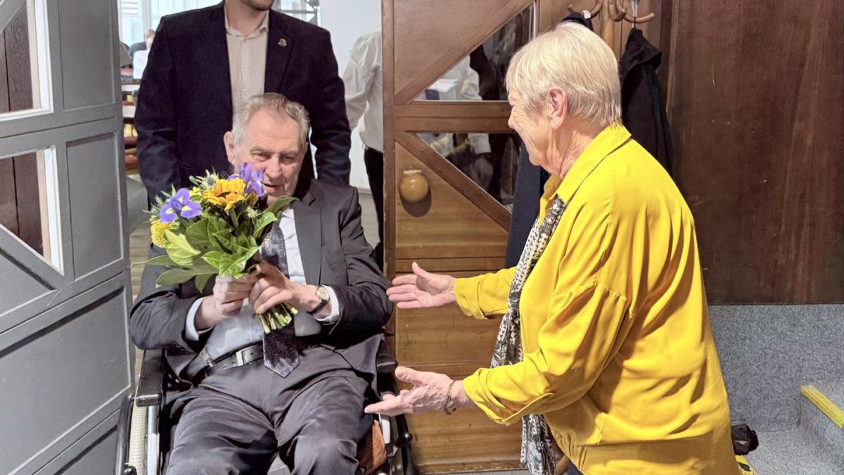 Miloš Zeman vyrazil popřát Jaroslavě Obermaierové. 