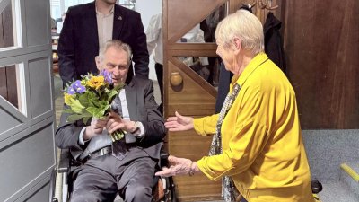 Miloš Zeman vyrazil popřát Jaroslavě Obermaierové. 