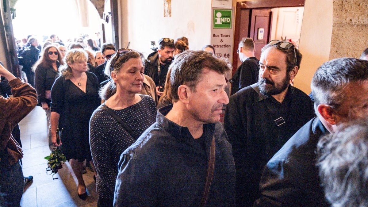 Češi se rozloučili s hercem Janem Potměšilem