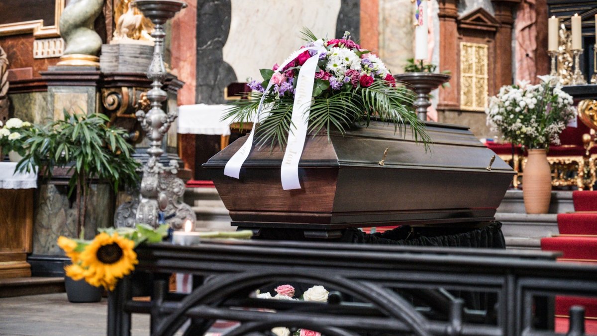 Češi se rozloučili s hercem Janem Potměšilem