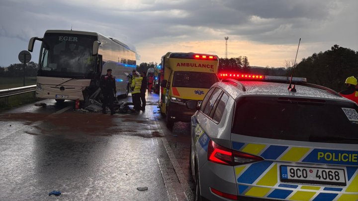 U Boršova nad Vltavou havaroval autobus s cizinci. (31.5.2025)