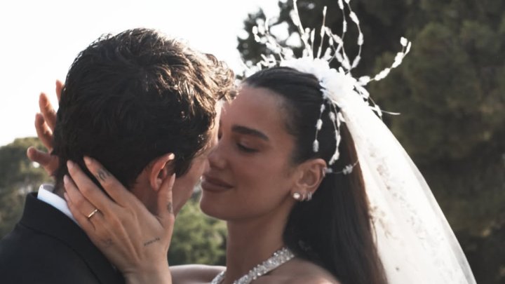 Dua Lipa zveřejnila fotky ze svatby