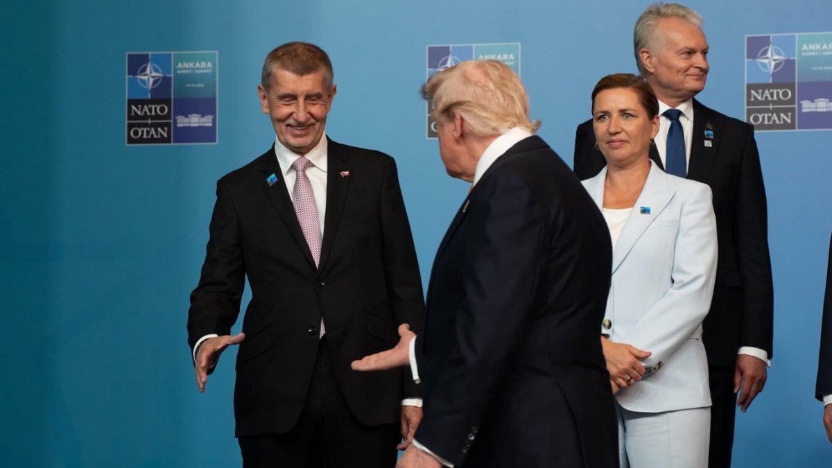 Andrej Babiš si podal ruku s Donaldem Trumpem. 