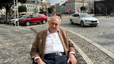 Miloš Zeman se po letech podíval do rodného Kolína.