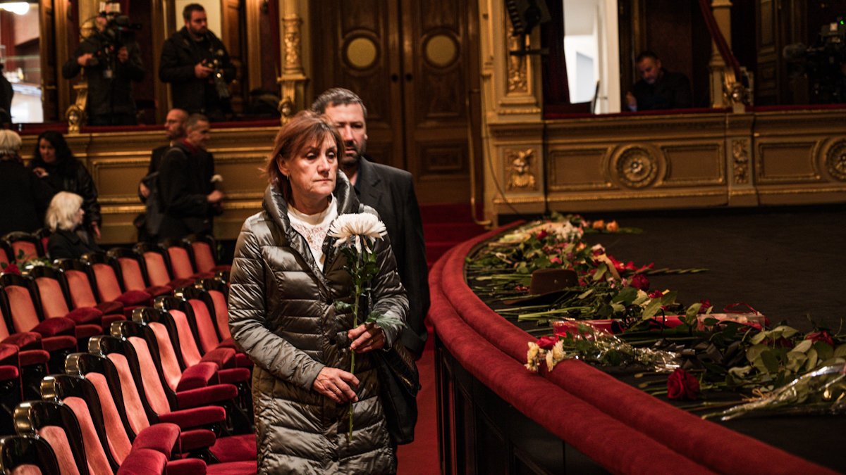 V Národním divadle se lidé rozloučili s Jiřím Štěpničkou. (20.10.2026)