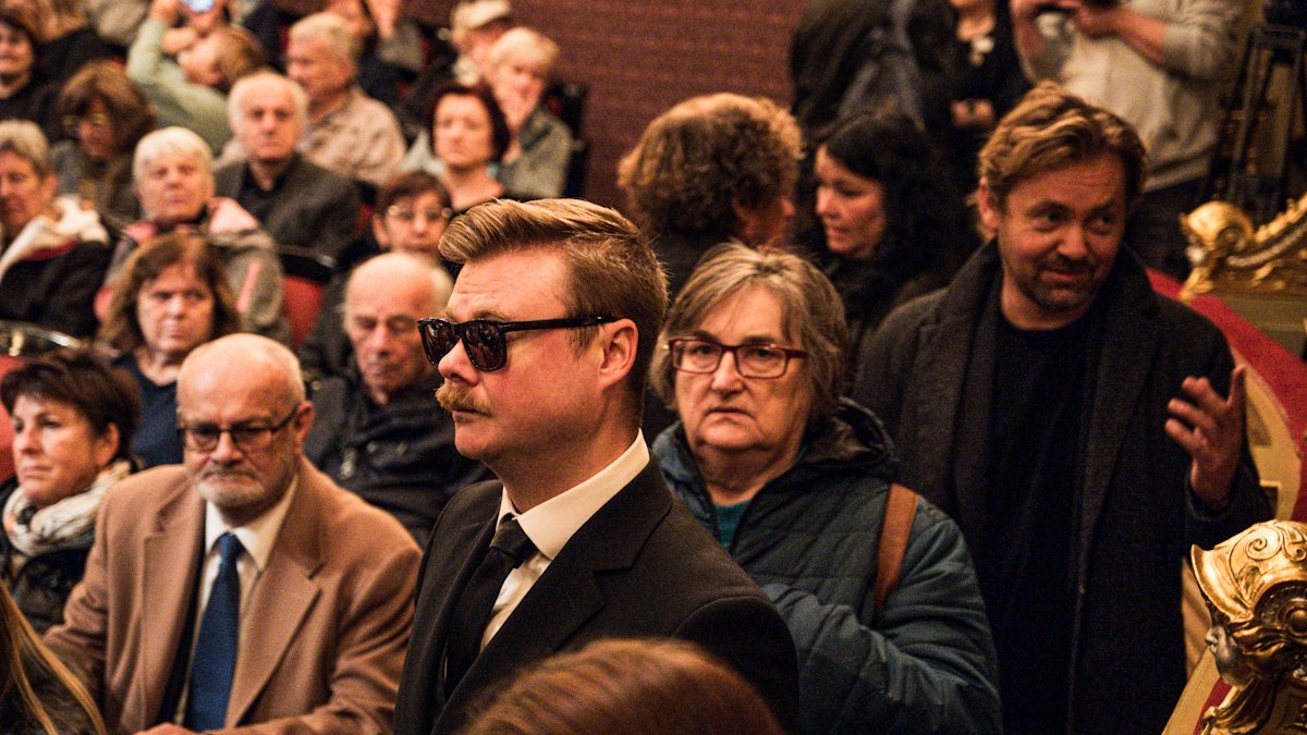 V Národním divadle se lidé rozloučili s Jiřím Štěpničkou. (20.10.2026)